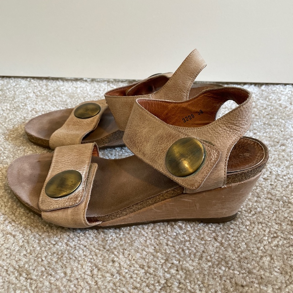 Women's Tan Wedge Sandals with Decorative Button Accent